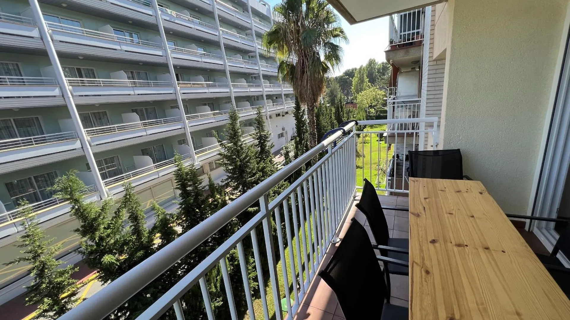 Fabra Apartment Σαλού 0*,  Ισπανία