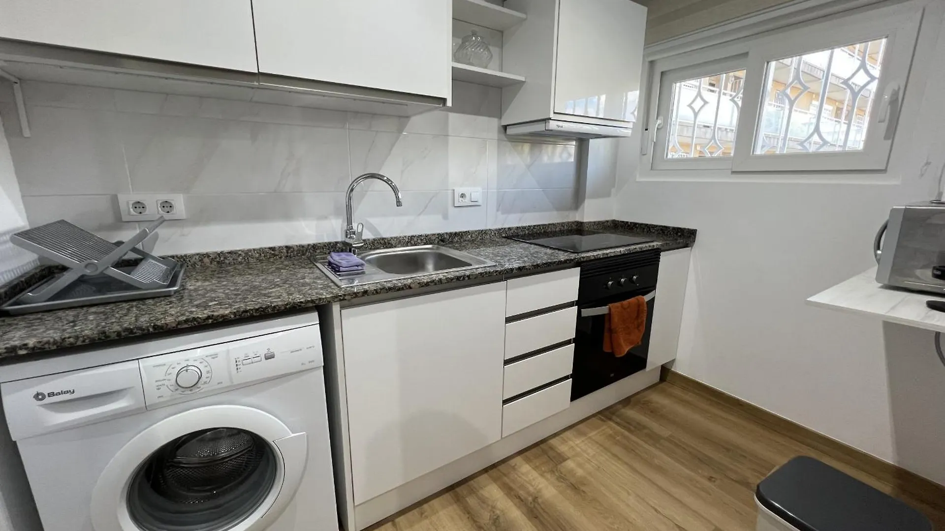 Fabra Apartment Σαλού 0*,